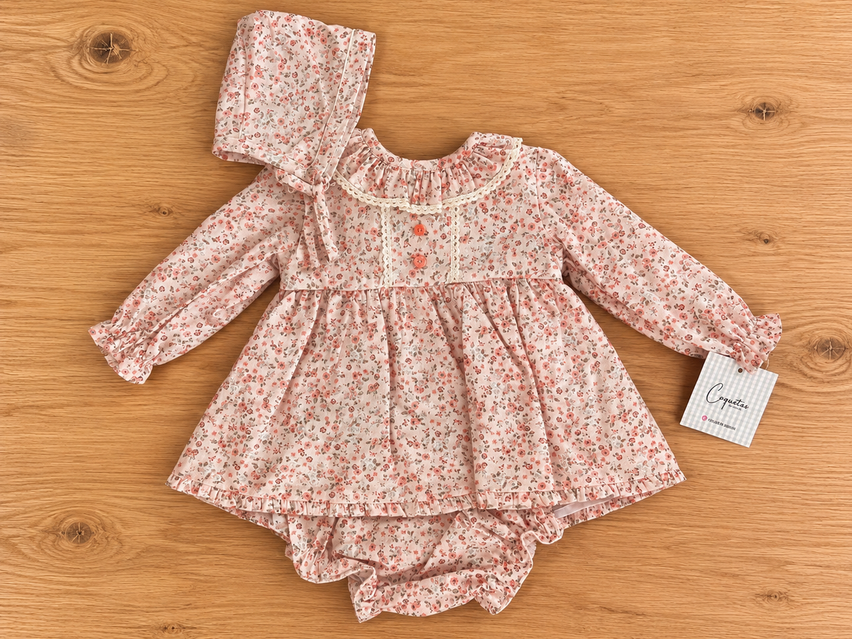 Conjunto bebé floral rosa con capota