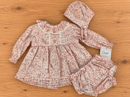 Conjunto bebé floral rosa con capota