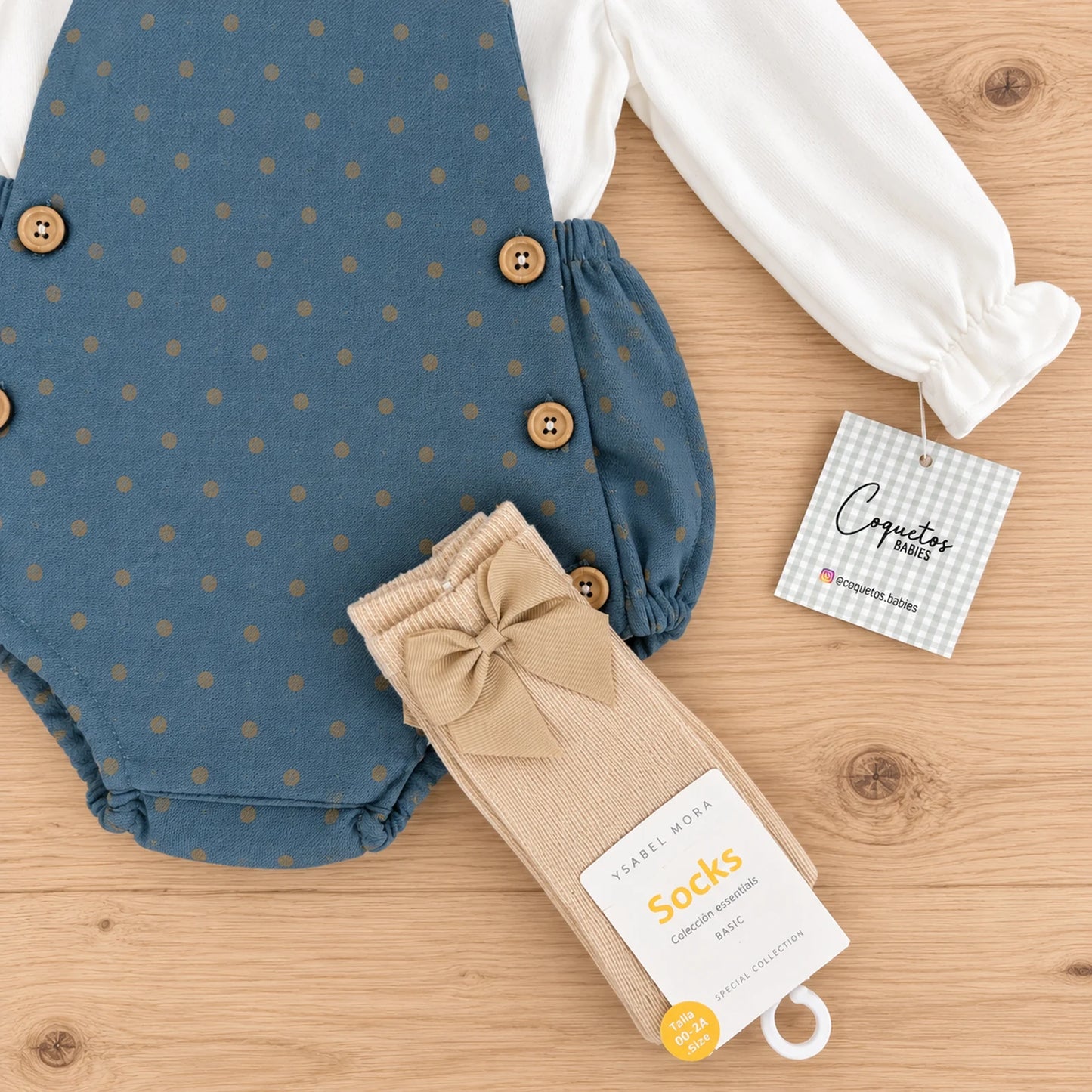 Conjunto bebé con peto y camisa