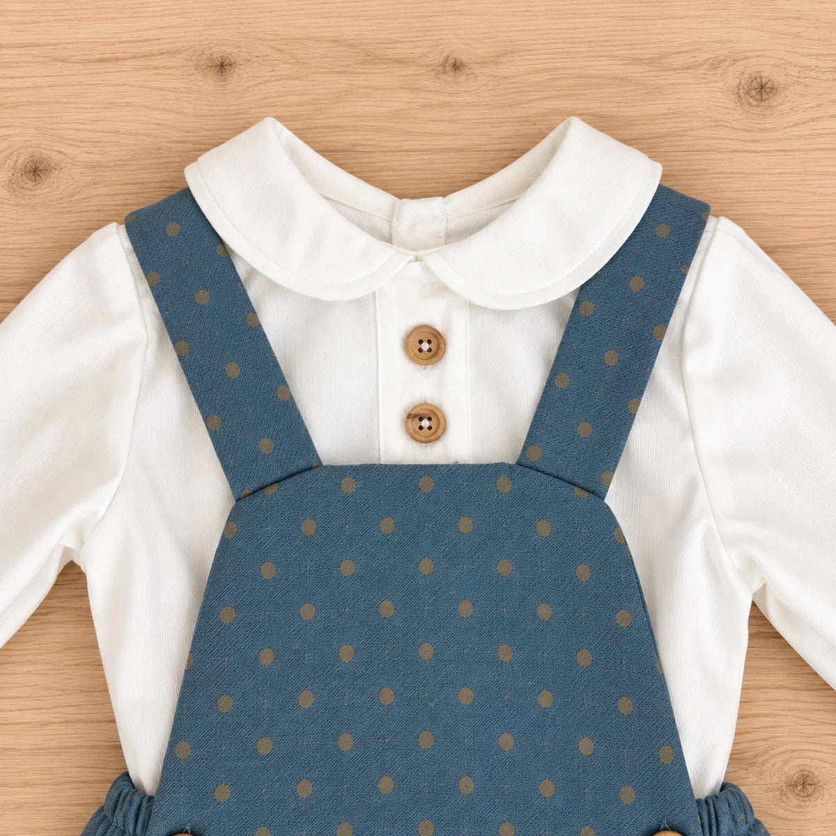 Conjunto bebé con peto y camisa